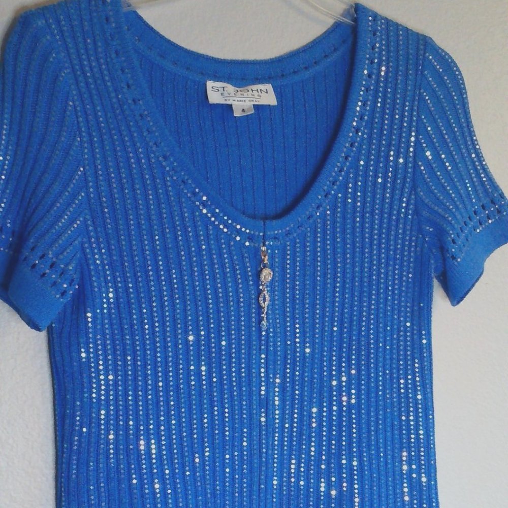 Stunning ST. JOHN Evening Cerulean Blue Knit with Sequins Shirt/Blouse size 4